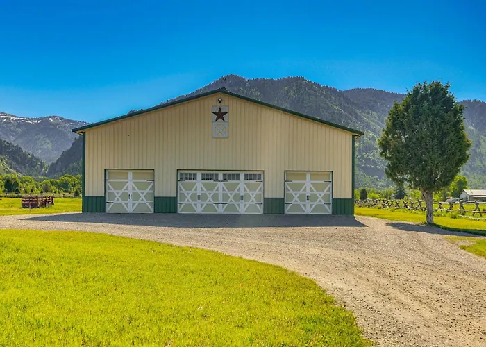 Retreat W/ Mountain Views - Near Trails! Thayne