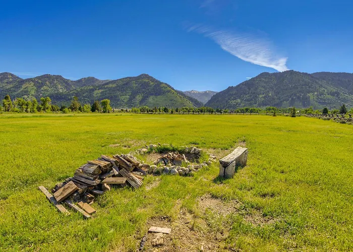 Retreat W/ Mountain Views - Near Trails!