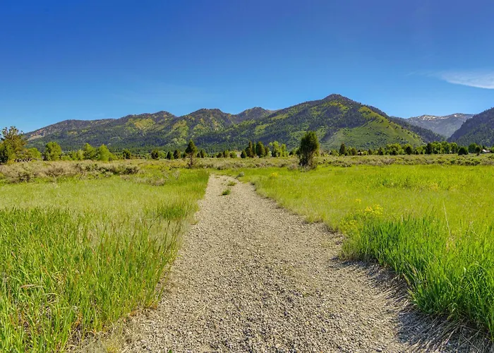 Retreat W/ Mountain Views - Near Trails! Thayne