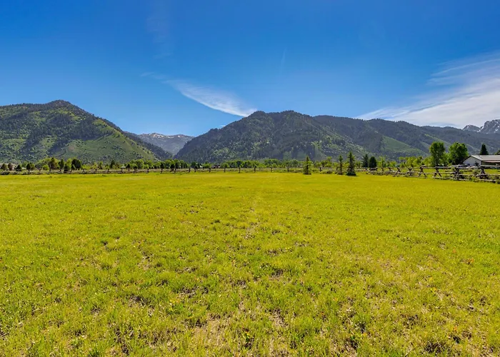 Retreat W/ Mountain Views - Near Trails!