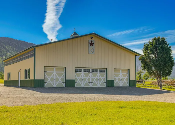 Retreat W/ Mountain Views - Near Trails!